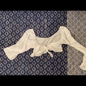 White cropped tie in front top